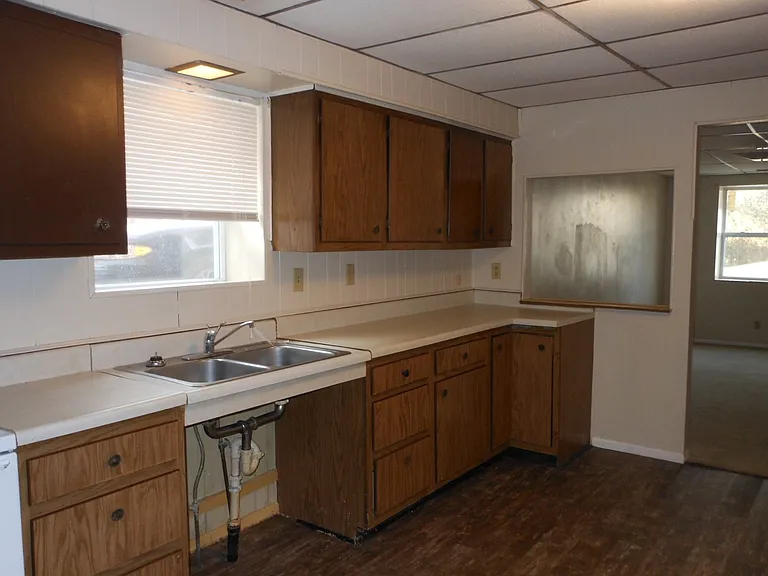 720 E Clay St — Photo 6