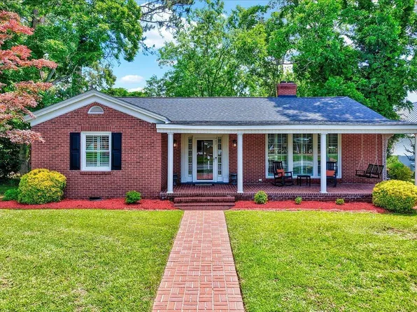 402 N Main St, Four Oaks, NC 27524