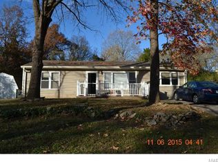 16 Ridge Rd, Fenton, MO 63026