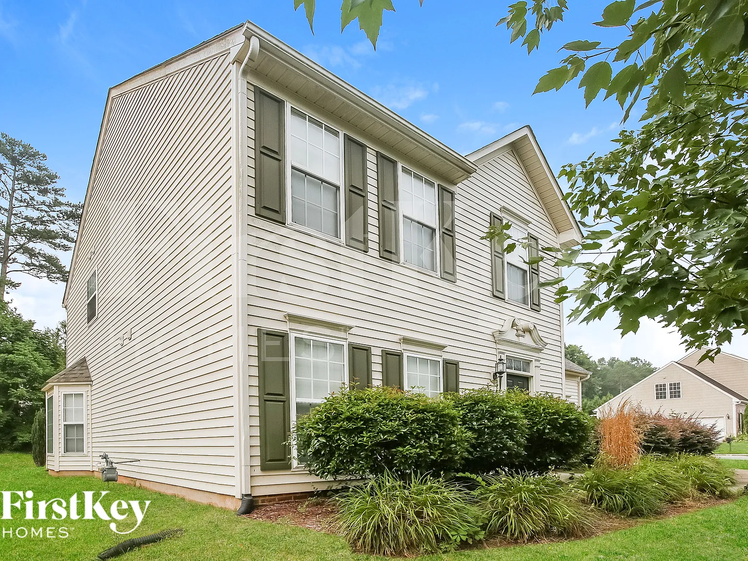 3 bed, 2.5 bath, 2203 sqft, $2,385 — Photo 3