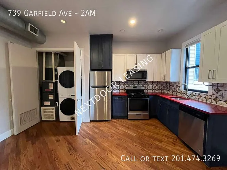 739 Garfield Ave #2AM — Photo 2