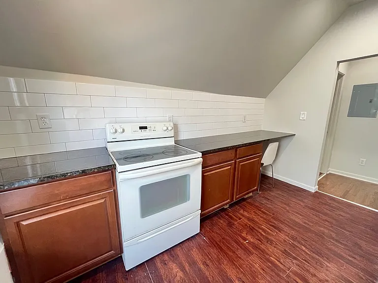 311 Stratford Ave #6 — Photo 11