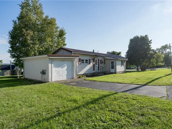 415 W Grove St, Dexter, NY 13634