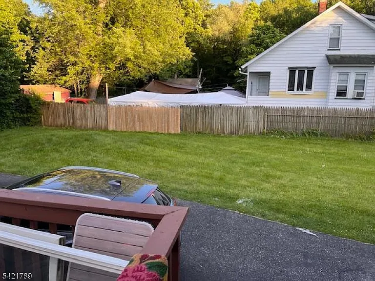 64 Crater Ave — Photo 9