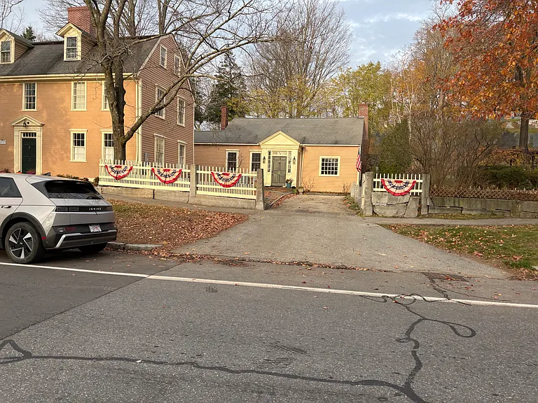 15 Lexington Rd #15 — Photo 2