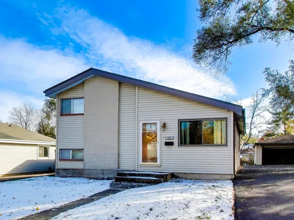 661 Easy St, Glendale Heights, IL 60139