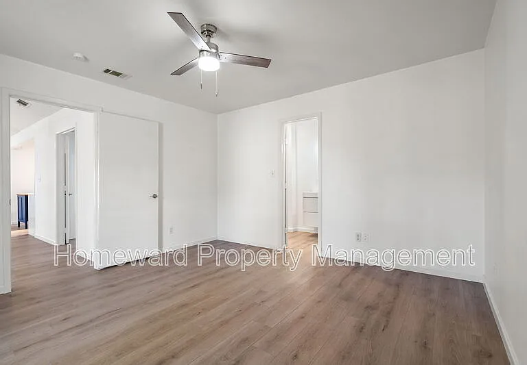 1401 Landmark Ct — Photo 12