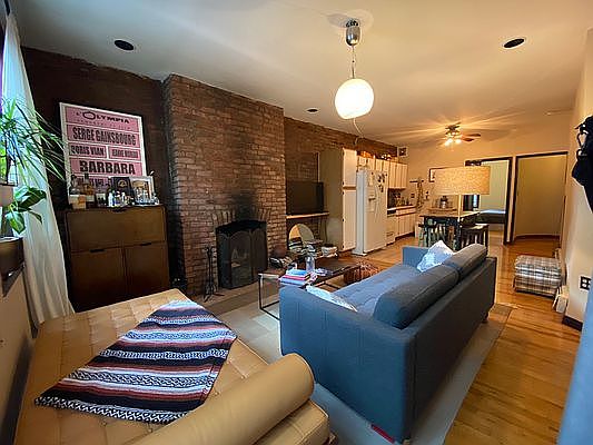 4th image of 146 Coffey St #1