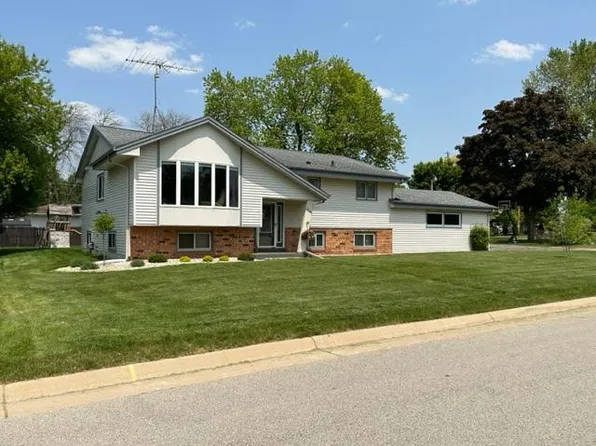 204 James STREET, Watertown, WI 53098