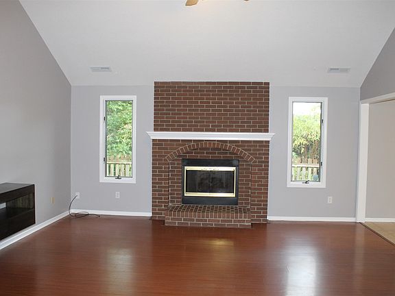 3rd image of 9334 Indian Reserve Trl