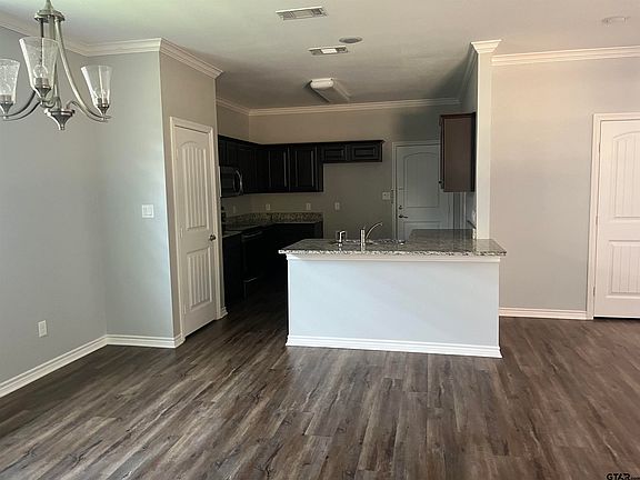 3rd image of 6921 Vernado Dr