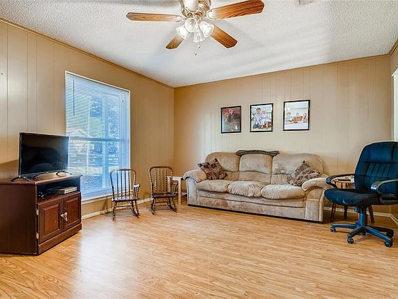 5th image of 701 Buckskin Dr