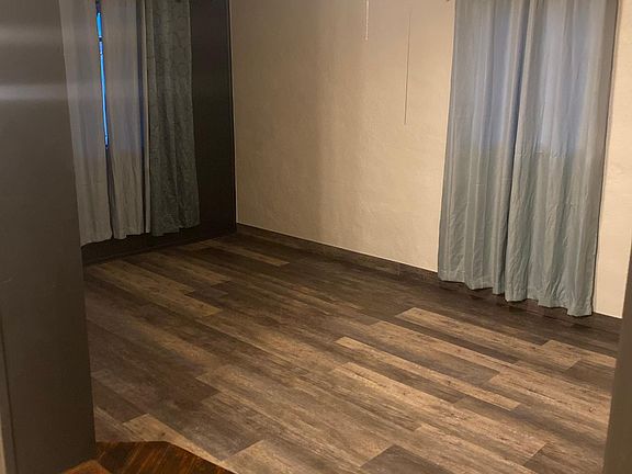 Sunken den/family room. Perfect for bar, entertainment room or family room.