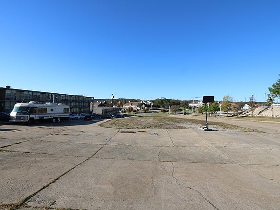 5th image of 3522 W State Highway 76