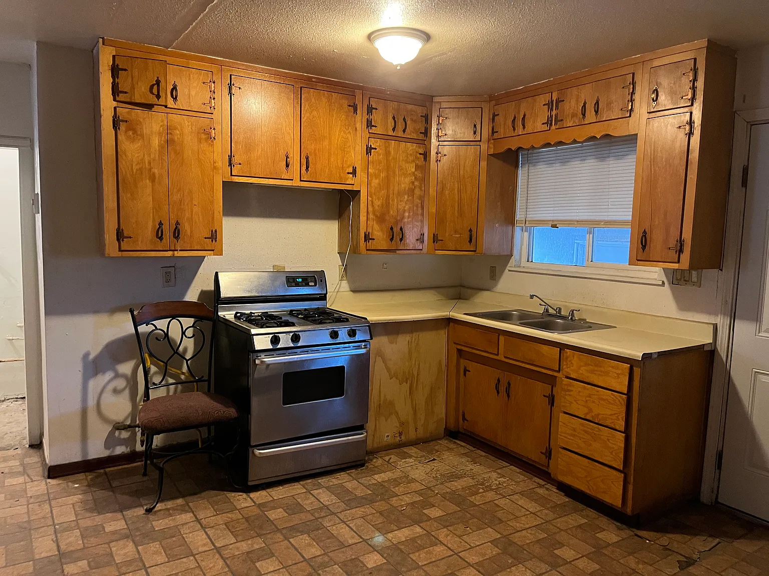 1041 Flora Ave — Photo 2