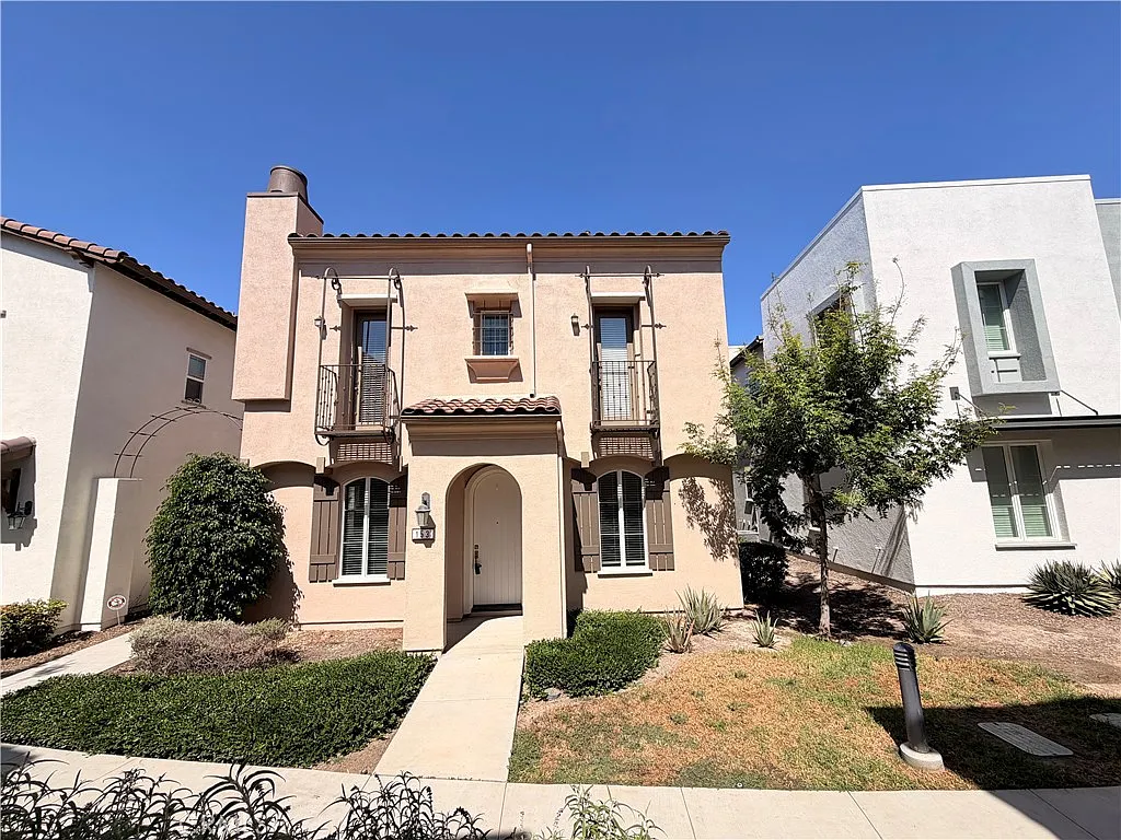 3 bed, 3.5 bath, 2134 sqft, $5,000 — Photo 1