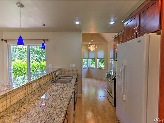 5th image of 16405 33rd Ave W #2