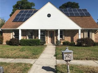 8231 Lomond Rd, New Orleans, LA 70126