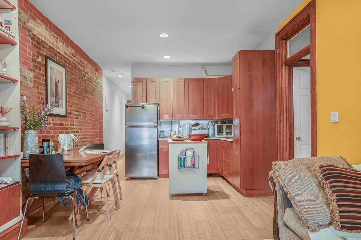 Building Photo - 174 W 89th St #2D