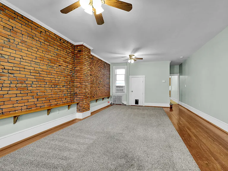 744 E Chestnut St — Photo 15