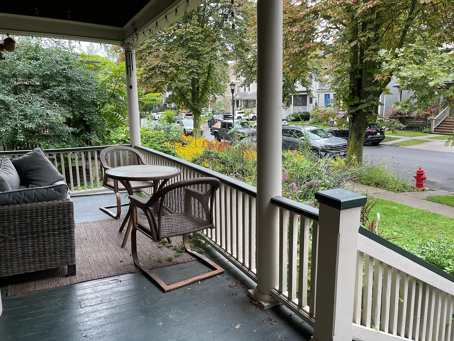 3 bed, 1450 sqft, $2,000 — Photo 2