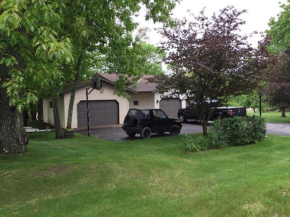Detached Garage