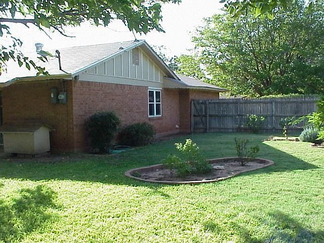 1st image of 2401 Meadowbrook Dr