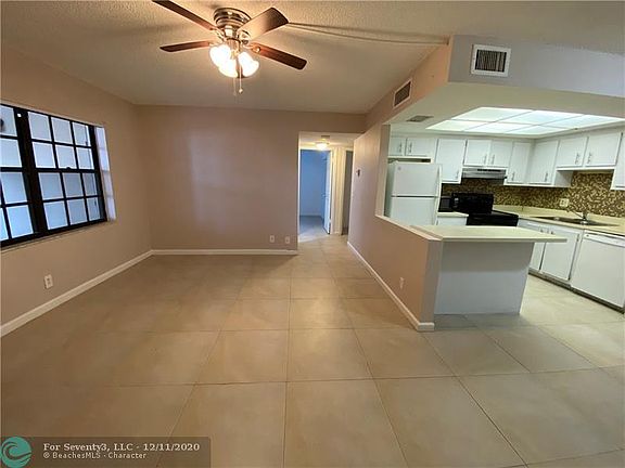 3rd image of 4283 Oak Terrace Dr #4283