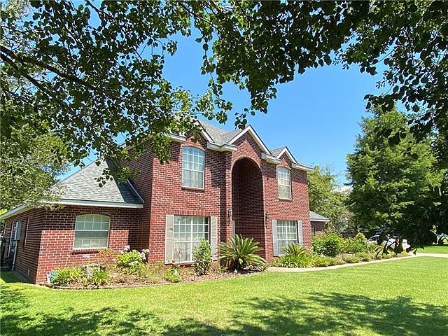 1st image of 143 Oakmont Dr