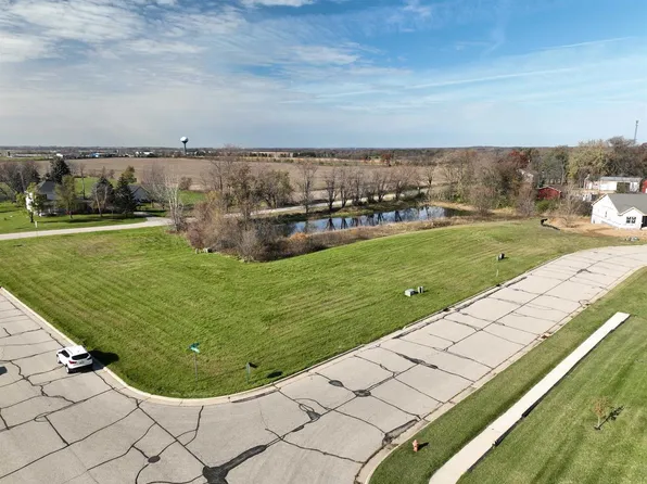 108 Pine Tree Lane #5, Darien, WI 53114