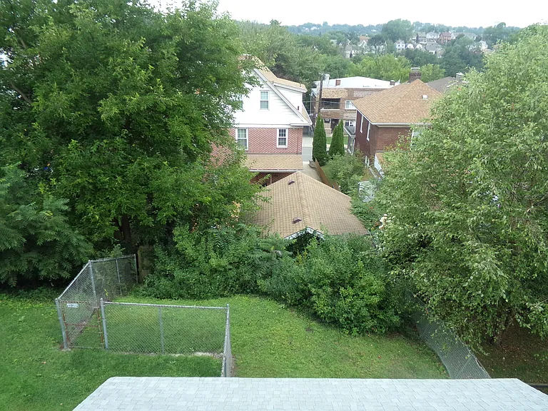 2830 Broadway Ave #2 — Photo 16
