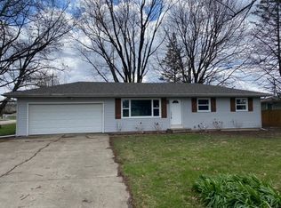 186 Alfred Dr, Sycamore, IL 60178