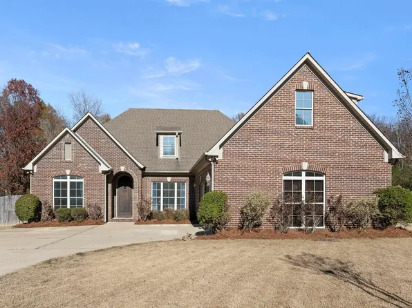 2027 English Oak Ln, Helena, AL 35080