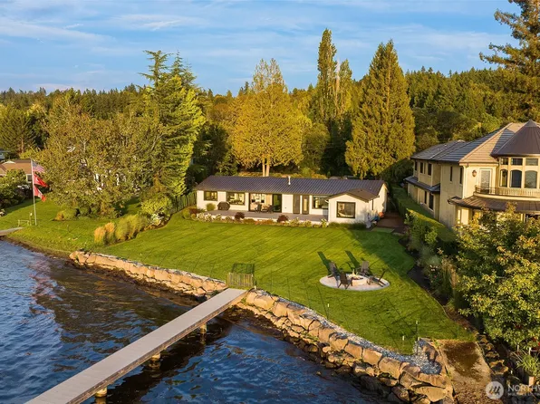 247 E Lake Sammamish Parkway SE, Sammamish, WA 98074