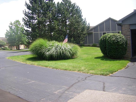 3rd image of 3009 Kay Dr SE #90