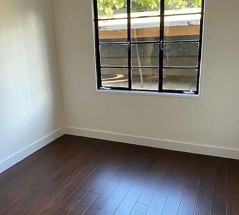 4th image of 1404 N Gardner St