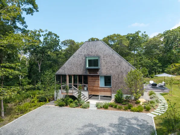30 Longview Rd, West Tisbury, MA 02575