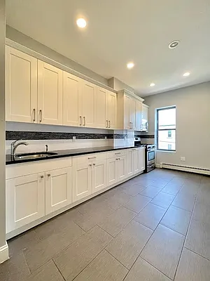 Rented by Parlor Real Estate Corp | media 13