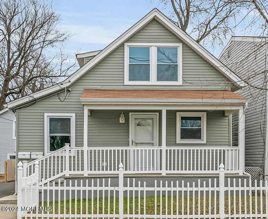 4 bed, 1274 sqft, $3,200 — Photo 1