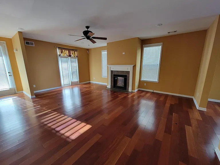 1404 Island Pl E — Photo 9