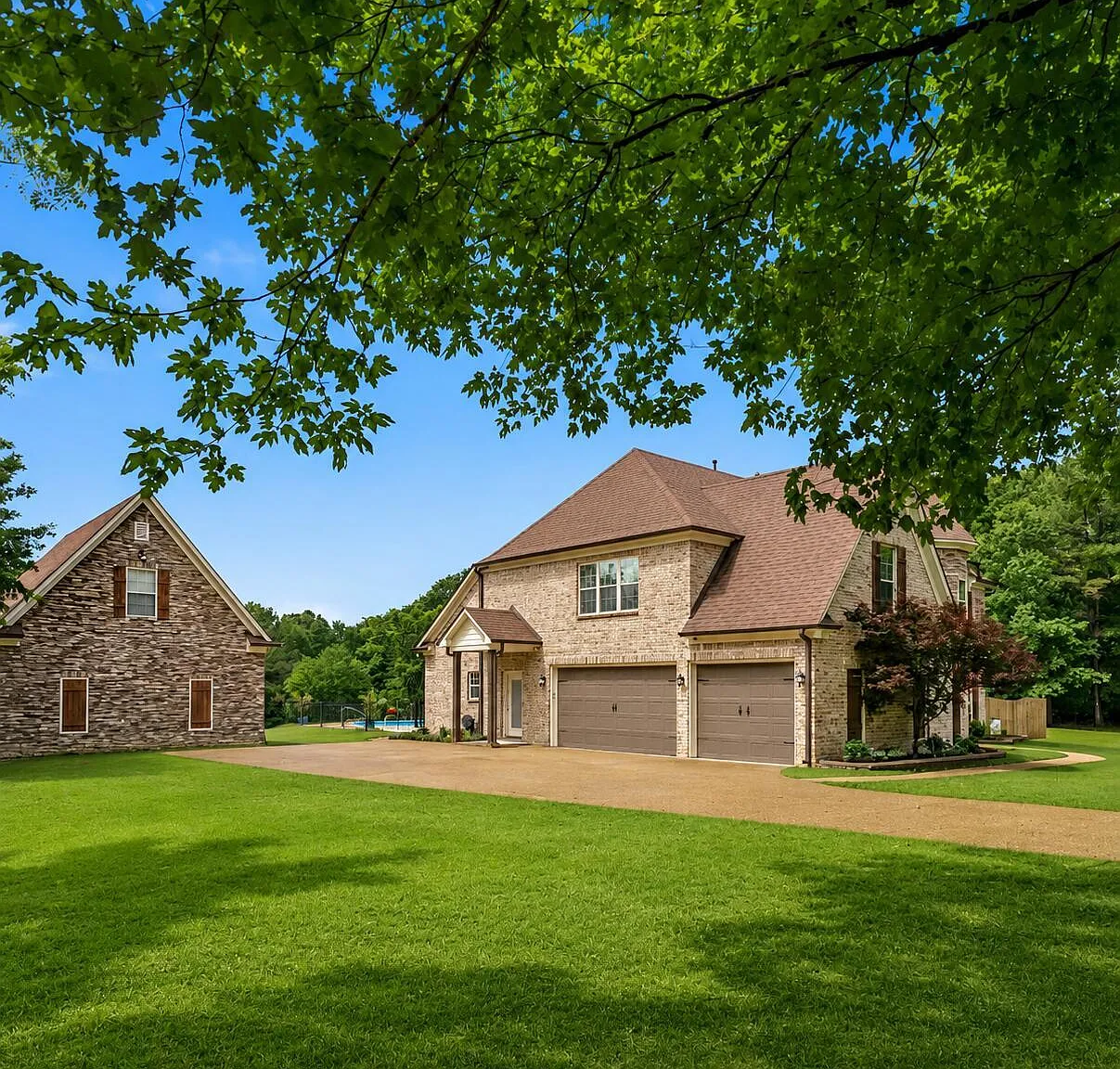 6 bed, 3.5 bath, 4247 sqft, $3,850 — Photo 2