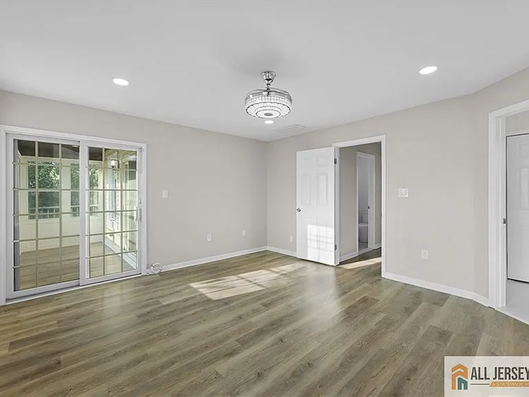 13 Canterbury Dr #13E — Photo 24
