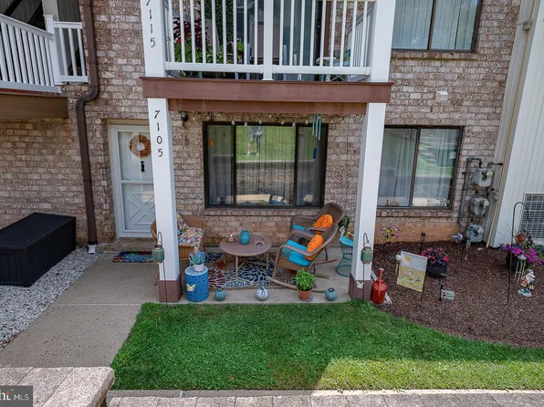 7105 Hilltop Dr #77, Brookhaven, PA 19015