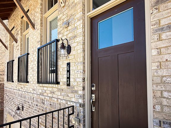 3rd image of 683 Avondale Creek Dr