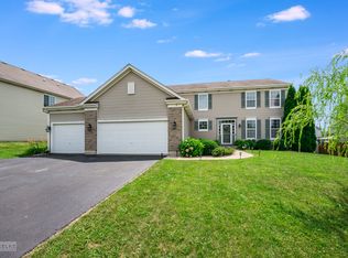 422 Windett Ridge Rd, Yorkville, IL 60560