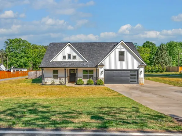 1081 Ballenger Rd, Inman, SC 29349