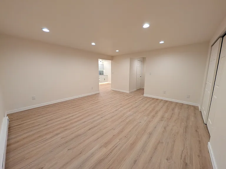 1025 E Coeur D Alene Ave #10 — Photo 7