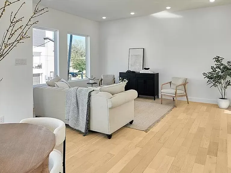 2720 Rosalie St — Photo 6