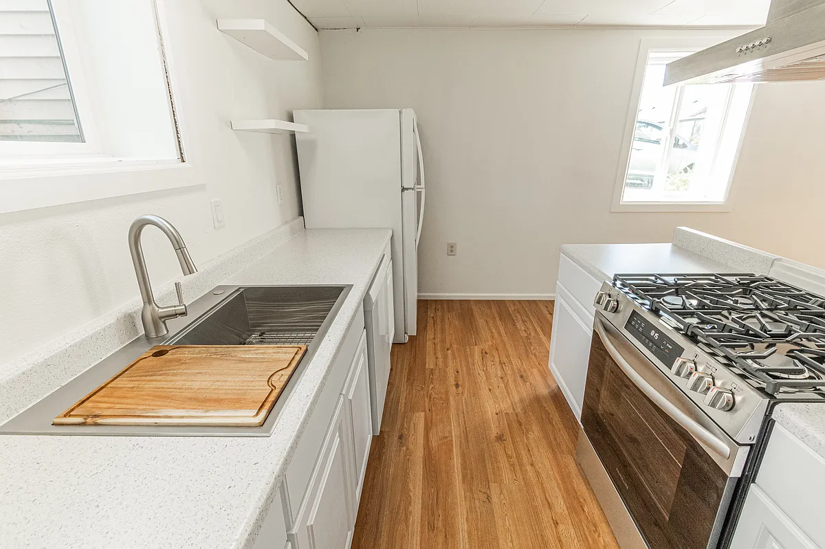Ocean Barnacle Lower Unit 2BR_21_05162026 - 537 SW 32nd St