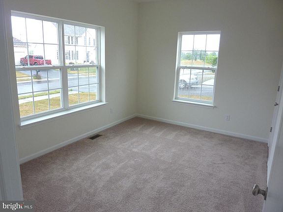 4th image of 106 Parma Dr